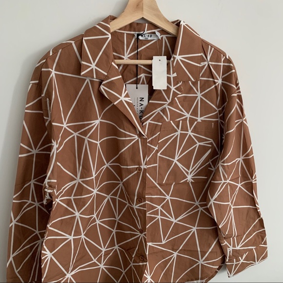 NA-KD - NWT - Oversized Geometric Button-up Shirt - Picture 2 of 7